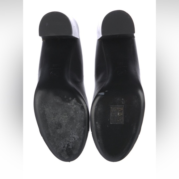 🔥🔥CHANEL🔥🔥 Gorgeous Black Lambskin Heels - Picture 15 of 16